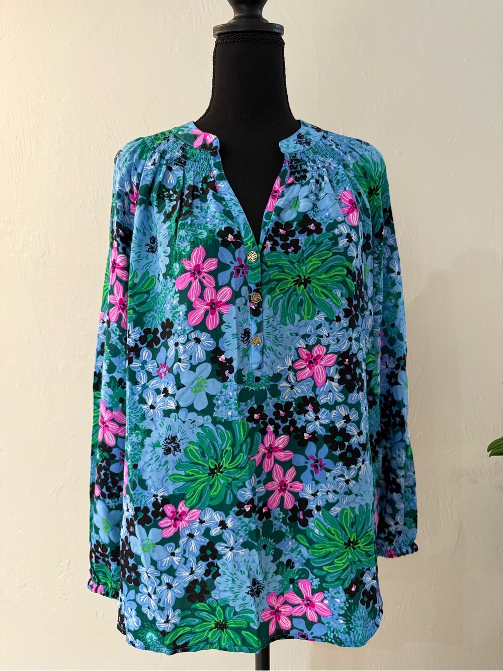 Lilly Pulitzer Women’s M 100% Silk Floral Blouse Blue Green Pink Long Sleeve